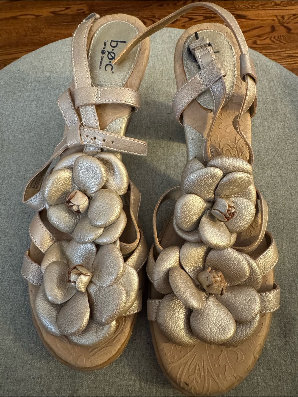 b.o.c. Women's Metallic Gold Floral Slingback Sandals